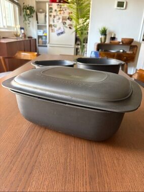 TUPPERWARE - UltraPro 5.7L Oval Casserole - Base & Cover